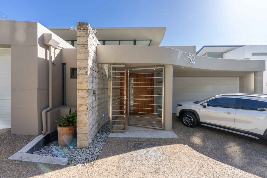 8 Bedroom Property for Sale in Bantry Bay Western Cape